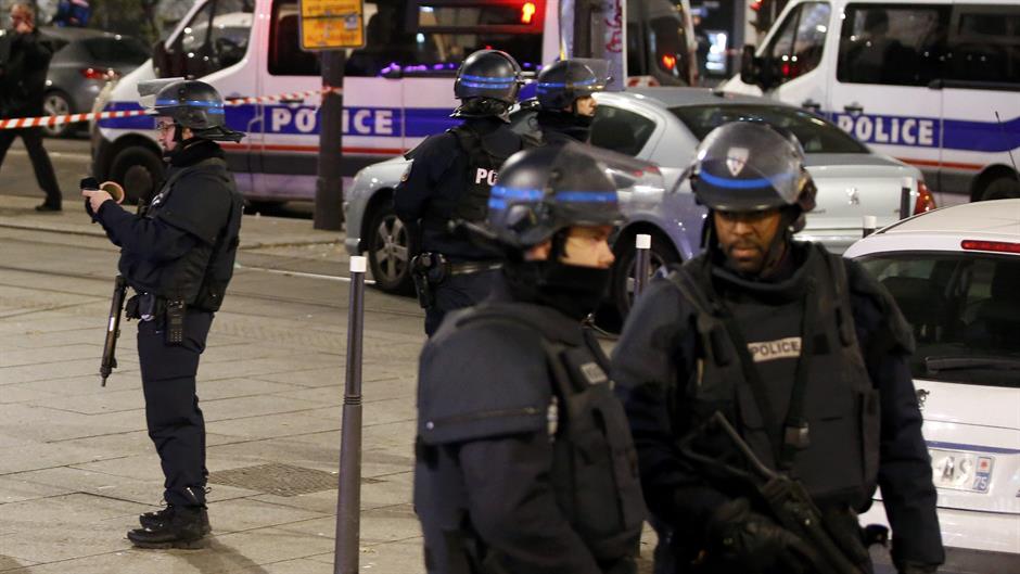 2016-12-02T194454Z_1265642739_LR1ECC21IUJU1_RTRMADP_3_FRANCE-ROBBERY