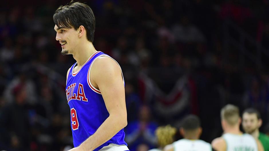 2016-12-04T035547Z_1816612085_NOCID_RTRMADP_3_NBA-BOSTON-CELTICS-AT-PHILADELPHIA-76ERS