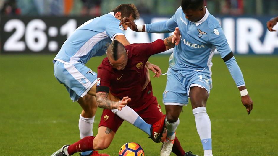 2016-12-04T160248Z_846468355_RC142CA64380_RTRMADP_3_SOCCER-ITALY