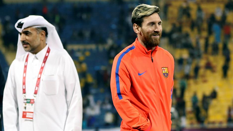 2016-12-13T194008Z_1495098520_RC15ADD1C6A0_RTRMADP_3_SOCCER-FRIENDLY-FCB-AL-AHLI-MATCH