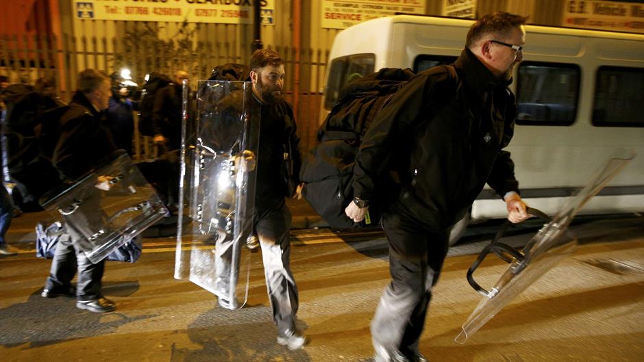 2016-12-16T181612Z_602492771_LR1ECCG1EQPTG_RTRMADP_3_BRITAIN-PRISON-RIOT