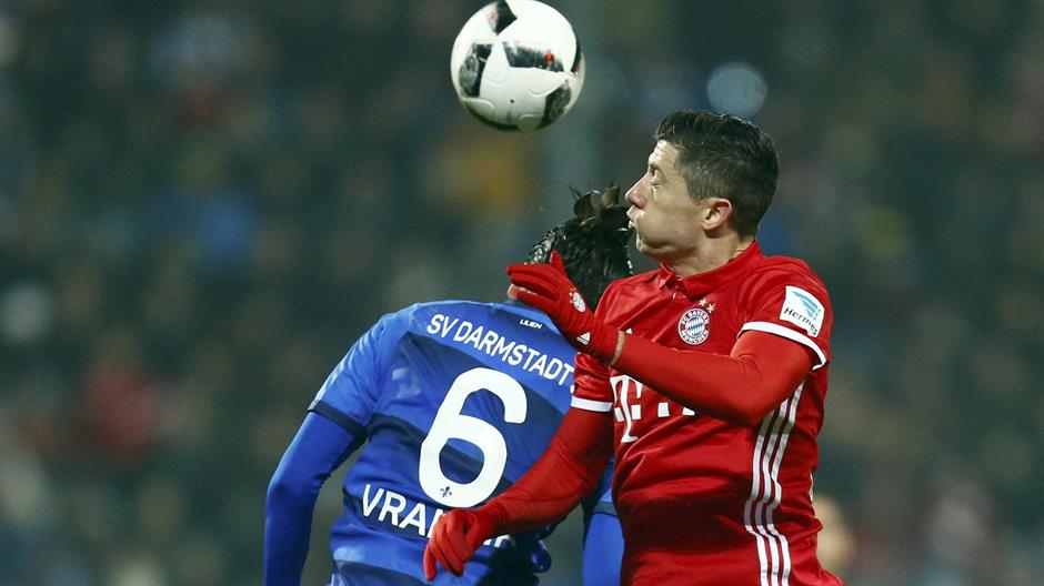 2016-12-18T162244Z_297096176_LR1ECCI19HL5J_RTRMADP_3_SOCCER-GERMANY