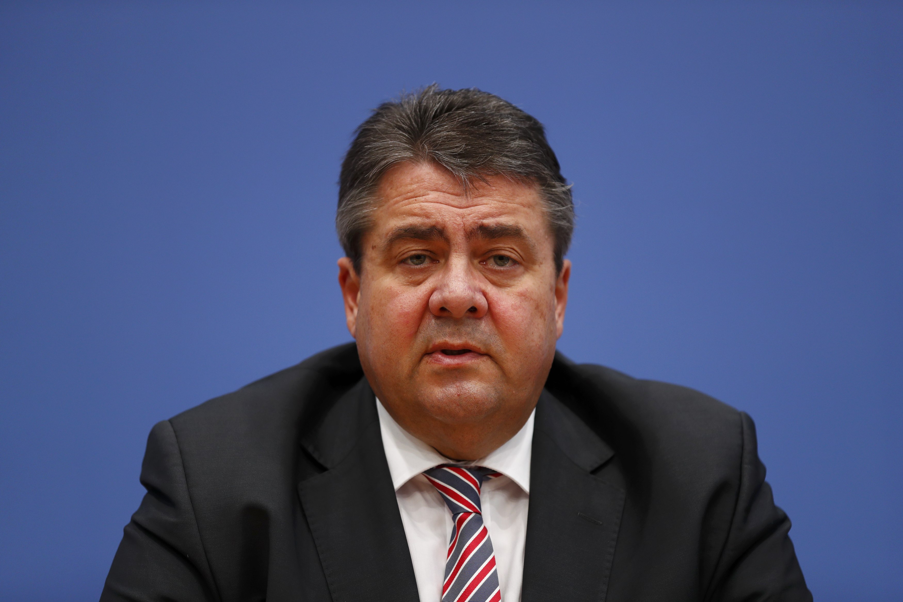 2016-12-19T104248Z_229891733_LR1ECCJ0TR08H_RTRMADP_3_GERMANY-ECONOMY-GABRIEL