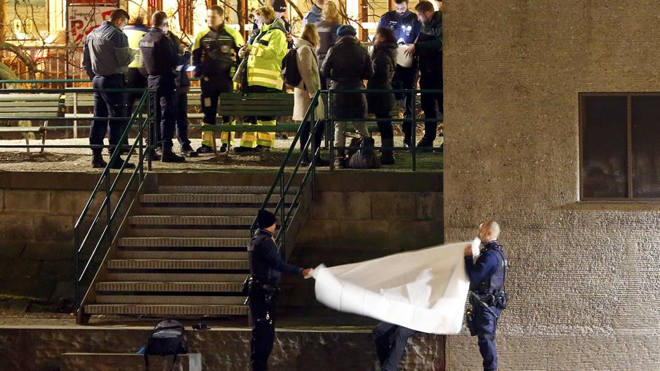 2016-12-19T192602Z_2548032_LR1ECCJ1HZ3G1_RTRMADP_3_SWISS-SHOOTING