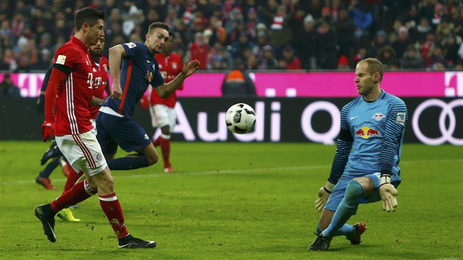 2016-12-21T204157Z_1022259903_LR1ECCL1LHMEA_RTRMADP_3_SOCCER-GERMANY