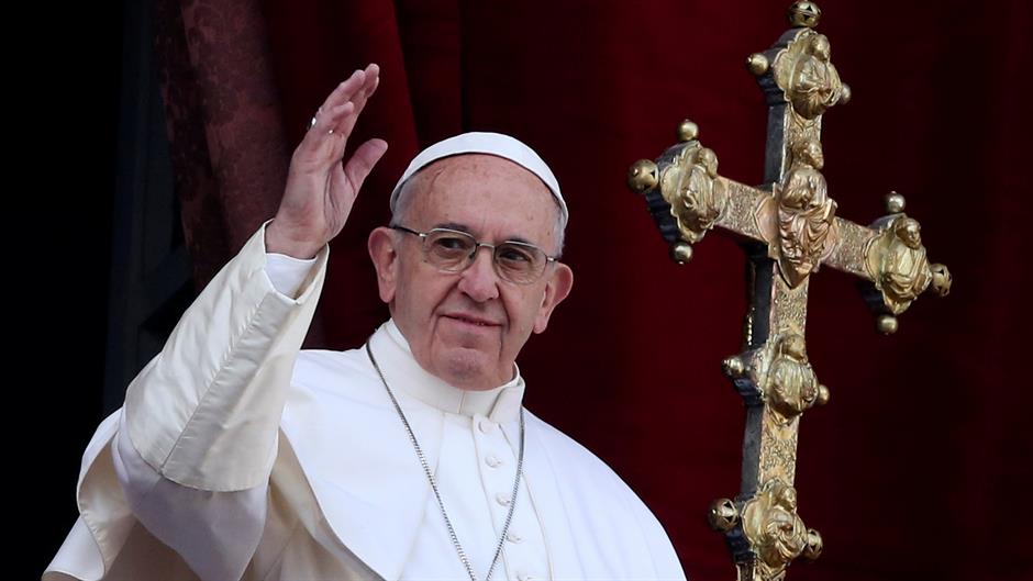 2016-12-25T114001Z_1998756272_RC1A425412C0_RTRMADP_3_CHRISTMAS-SEASON-POPE