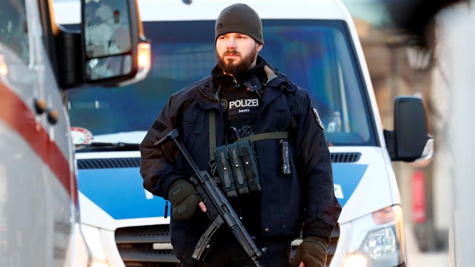 2016-12-31T152027Z_1018391060_RC1215D8A470_RTRMADP_3_GERMANY-SECURITY