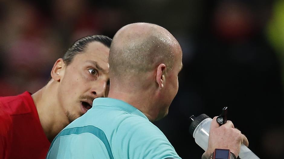 2016-12-31T154600Z_126200760_MT1ACI14714303_RTRMADP_3_SOCCER-ENGLAND-MUN-MID