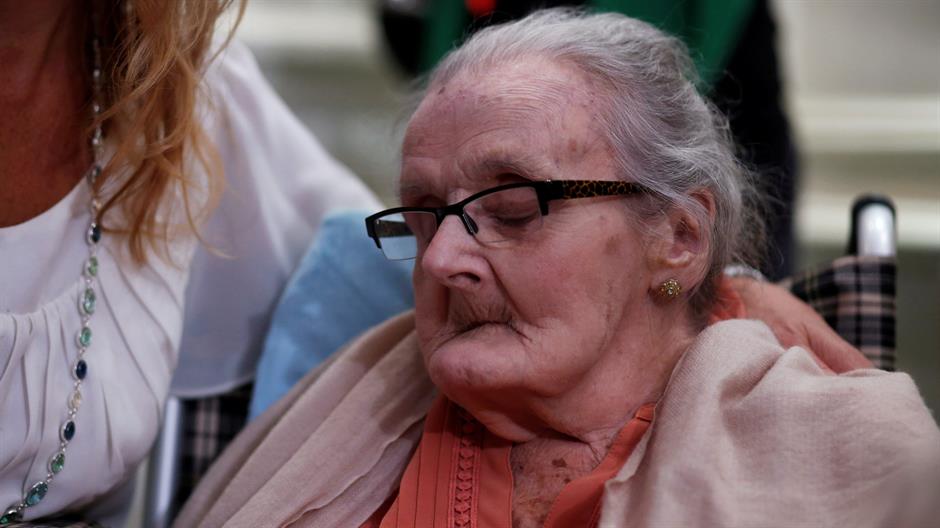 2017-01-10T153620Z_1777356556_RC142C718900_RTRMADP_3_PEOPLE-HOLLINGWORTH