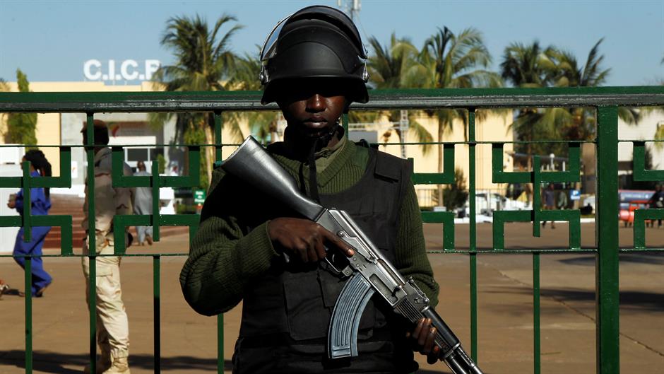 2017-01-12T150627Z_38861050_RC17574DA2C0_RTRMADP_3_FRANCE-AFRICA