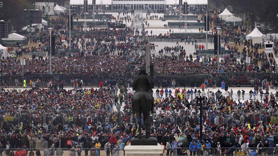 2017-01-20T145150Z_1908345053_HT1ED1K159XM4_RTRMADP_3_USA-TRUMP-INAUGURATION