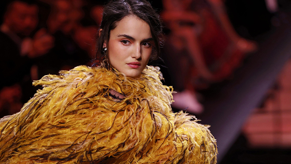 2017-01-24T190645Z_782807248_LR1ED1O1H2R3X_RTRMADP_3_FASHION-PARIS-ARMANI 11