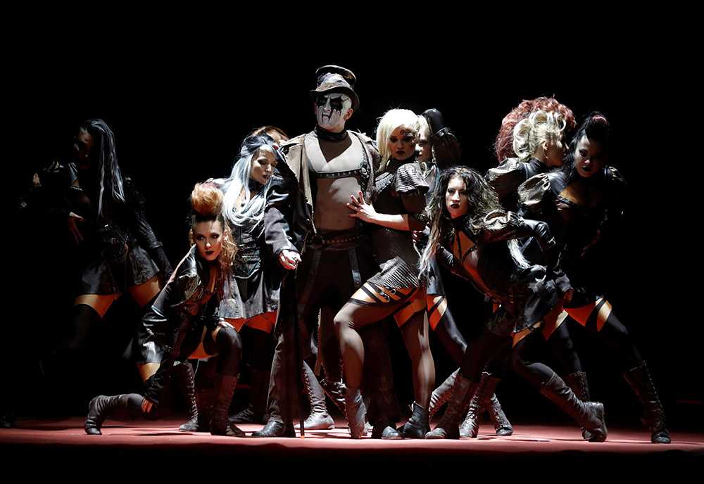 2017-01-25T015945Z_876035769_RC125BCF5D60_RTRMADP_3_MONACO-CIRCUS