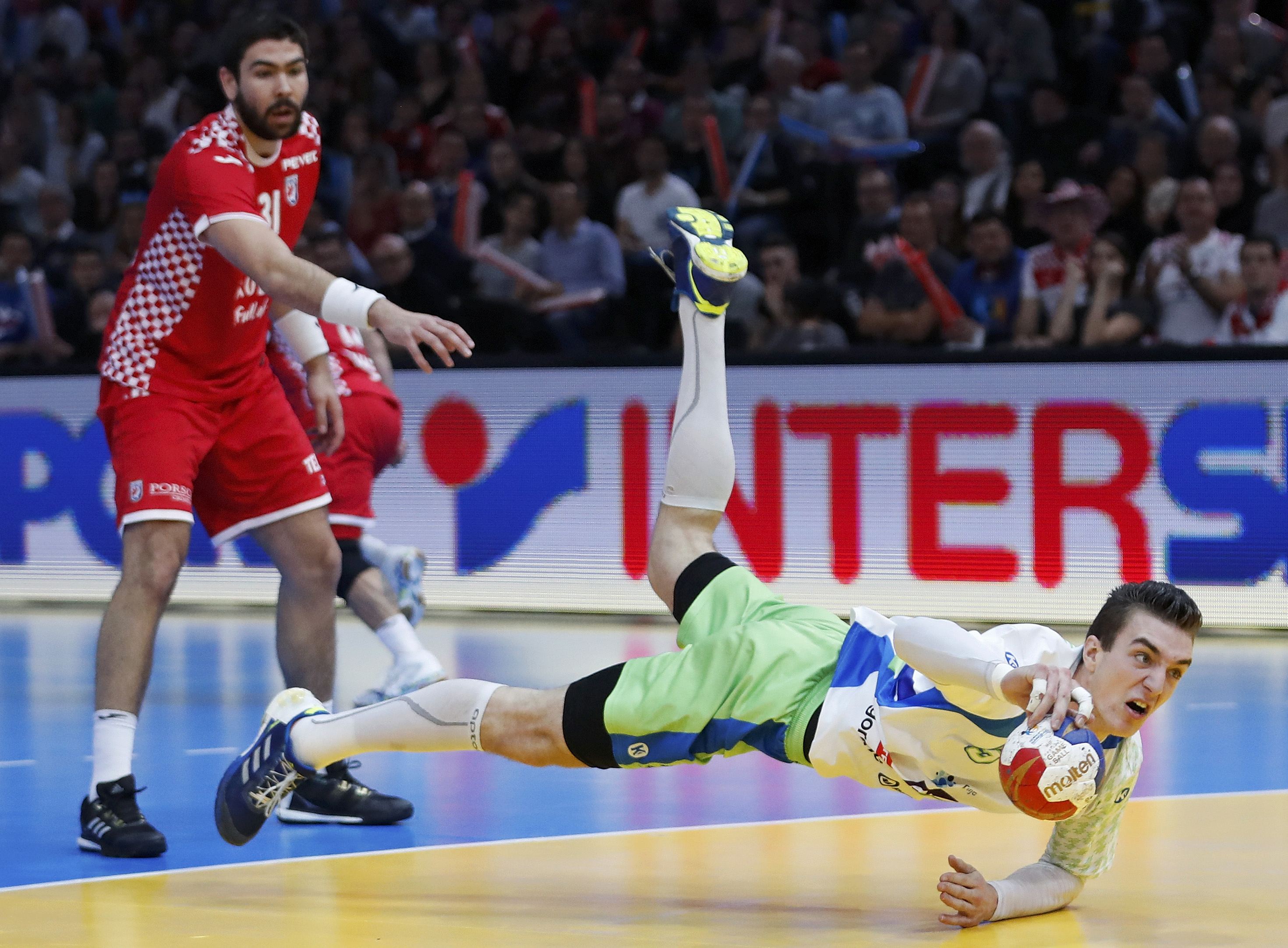 2017-01-28T201448Z_1111884078_LR1ED1S1K8BL4_RTRMADP_3_HANDBALL-WORLD