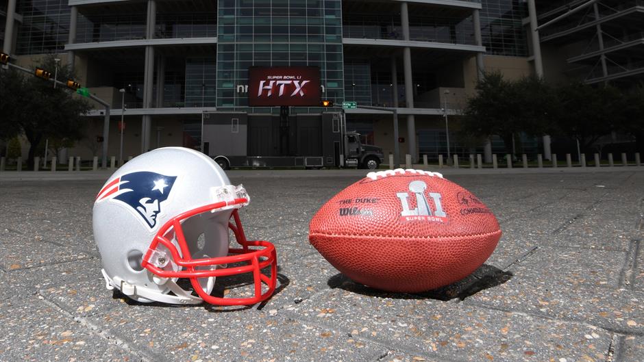 2017-02-04T182308Z_245754540_NOCID_RTRMADP_3_NFL-SUPER-BOWL-LI-STADIUM-VIEWS