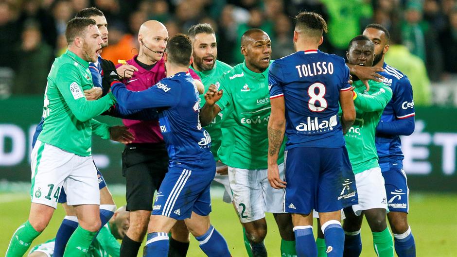 2017-02-05T221248Z_750640345_RC1516DDA700_RTRMADP_3_SOCCER-FRANCE-STE-LYO