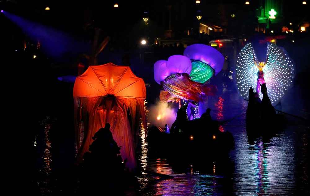 2017-02-11T190831Z_882098613_RC1C2CB31380_RTRMADP_3_ITALY-CARNIVAL-VENICE