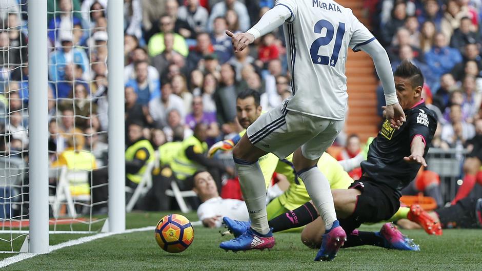 2017-02-18T160707Z_1515855561_LR1ED2I18RKPY_RTRMADP_3_SOCCER-SPAIN-REA-ESY