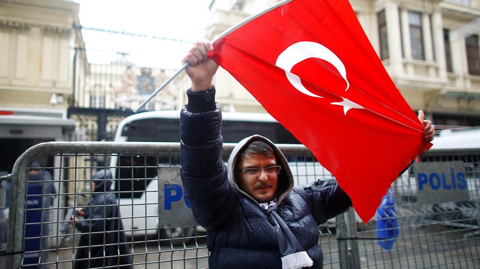 2017-03-12T102417Z_274370890_RC17CE0A0080_RTRMADP_3_TURKEY-REFERENDUM-NETHERLANDS