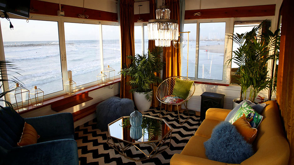 2017-03-14T143823Z_15155767_RC1B18199E20_RTRMADP_3_ISRAEL-TOURISM-BEACHHUT 11