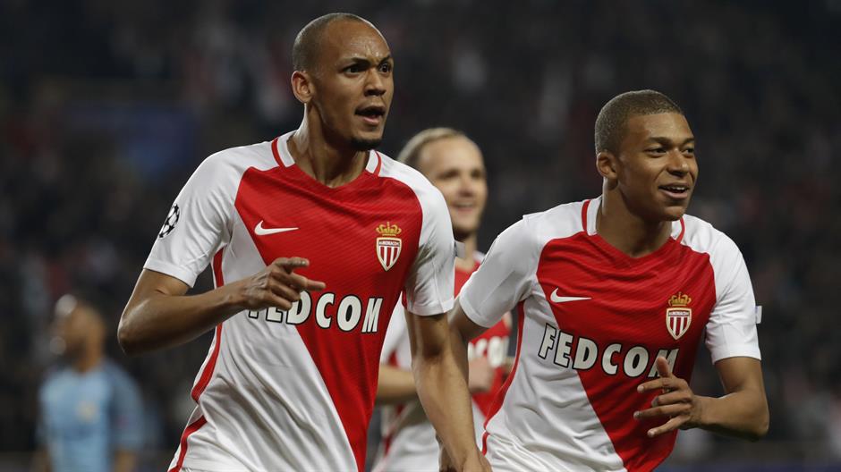 2017-03-15T201904Z_132610744_MT1ACI14766232_RTRMADP_3_SOCCER-CHAMPIONS-AMO-MCI