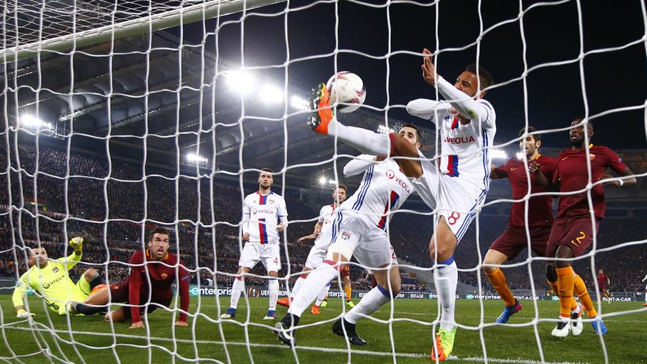 2017-03-16T215324Z_132702804_MT1ACI14766725_RTRMADP_3_SOCCER-EUROPA-ROM-LYO