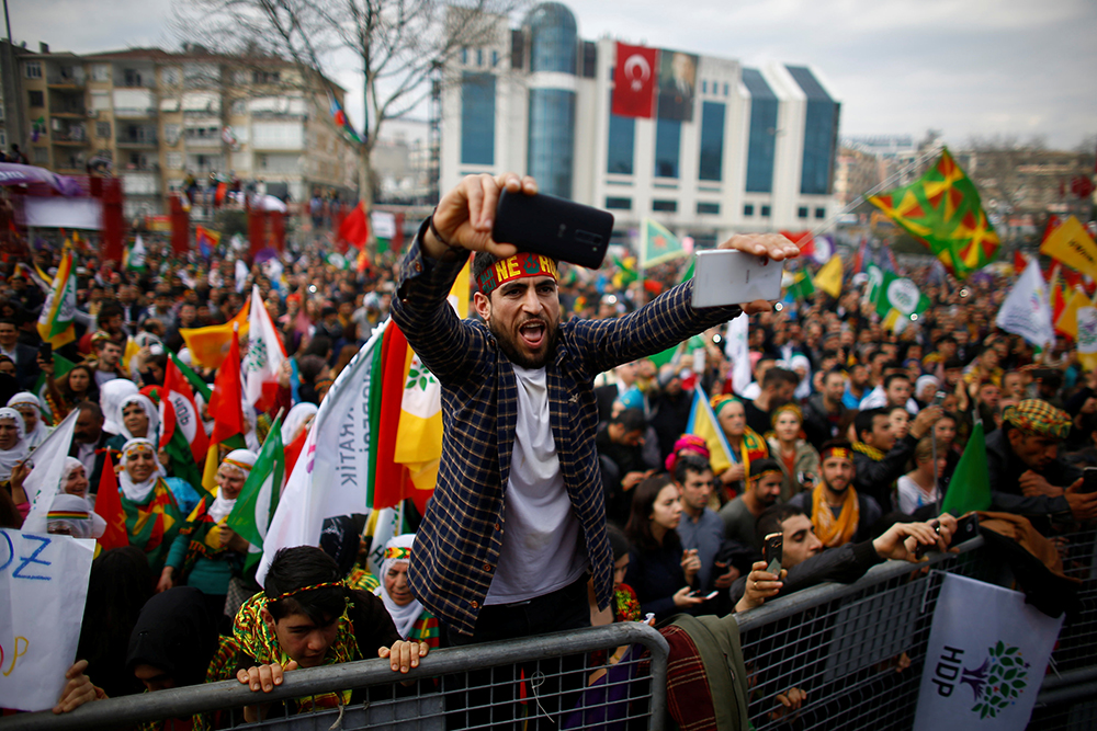 2017-03-21T133607Z_1114339816_RC1F18628EF0_RTRMADP_3_TURKEY-REFERENDUM-KURDS-PEACE