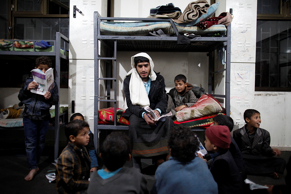 2017-03-22T123111Z_523319882_RC1EB8569320_RTRMADP_3_YEMEN-SECURITY-ORPHANAGE