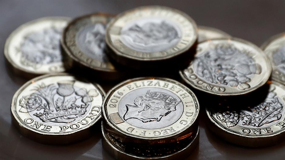 2017-03-28T093222Z_804649498_RC1EF34B4260_RTRMADP_3_BRITAIN-CURRENCY