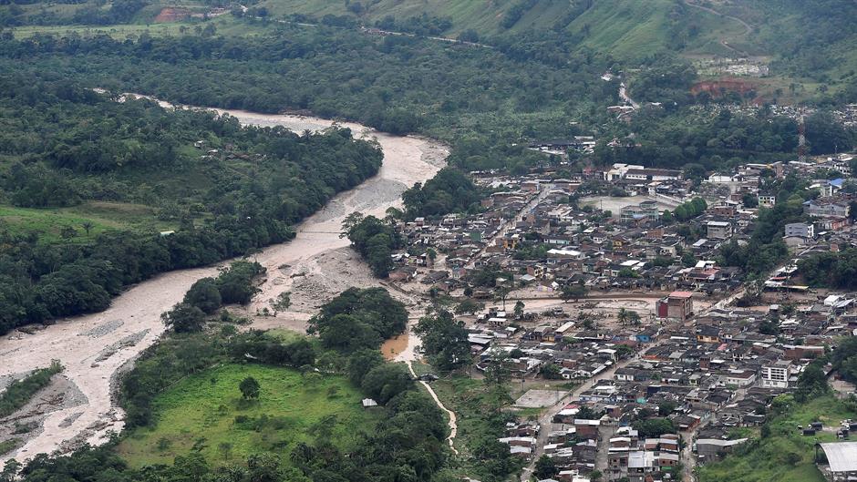 2017-04-01T185613Z_2121956188_RC151D8036B0_RTRMADP_3_COLOMBIA-LANDSLIDE