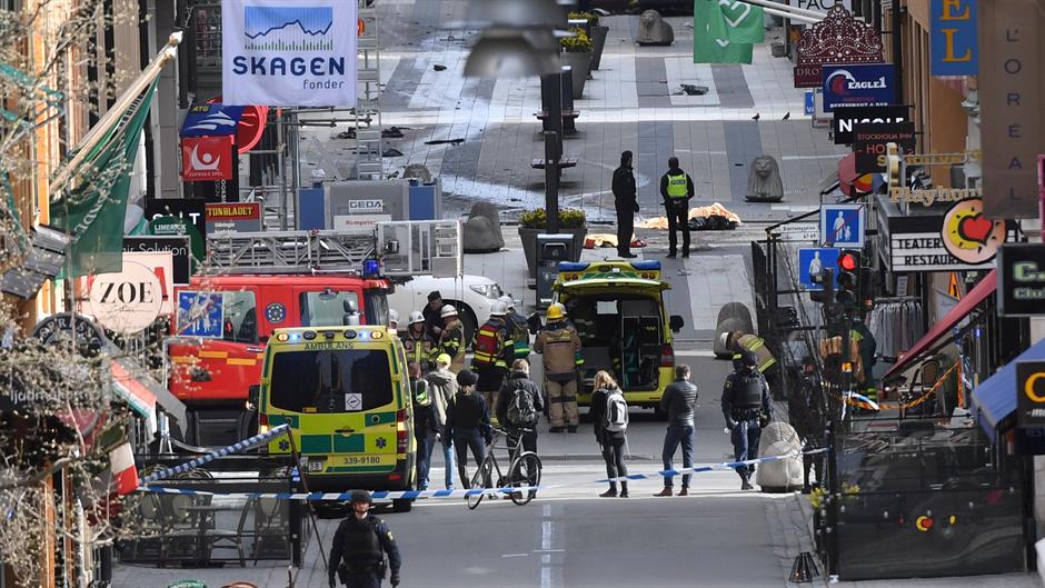 2017-04-07T174235Z_2064750409_RC13E3284EB0_RTRMADP_3_SWEDEN-ATTACK