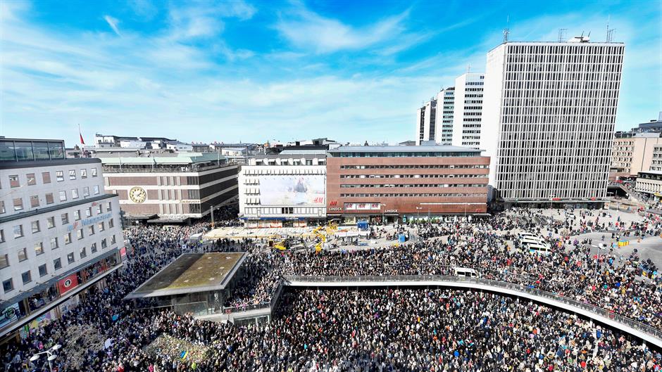 2017-04-09T152945Z_1364972343_RC1BF312F520_RTRMADP_3_SWEDEN-ATTACK