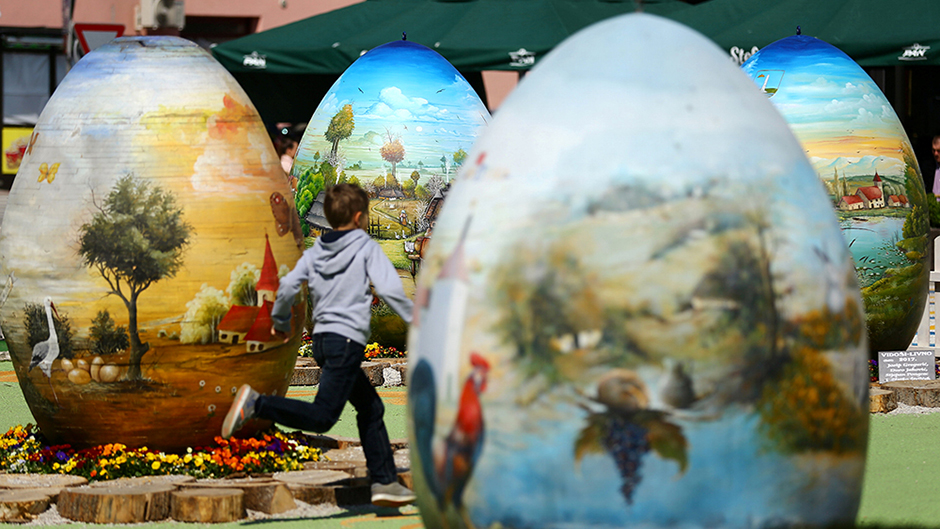 2017-04-09T155800Z_84637816_RC16F7356C40_RTRMADP_3_CROATIA-RELIGION 11