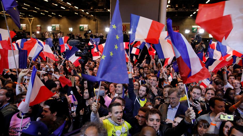 2017-04-23T190552Z_57244205_RC1EF4BFB820_RTRMADP_3_FRANCE-ELECTION-MACRON
