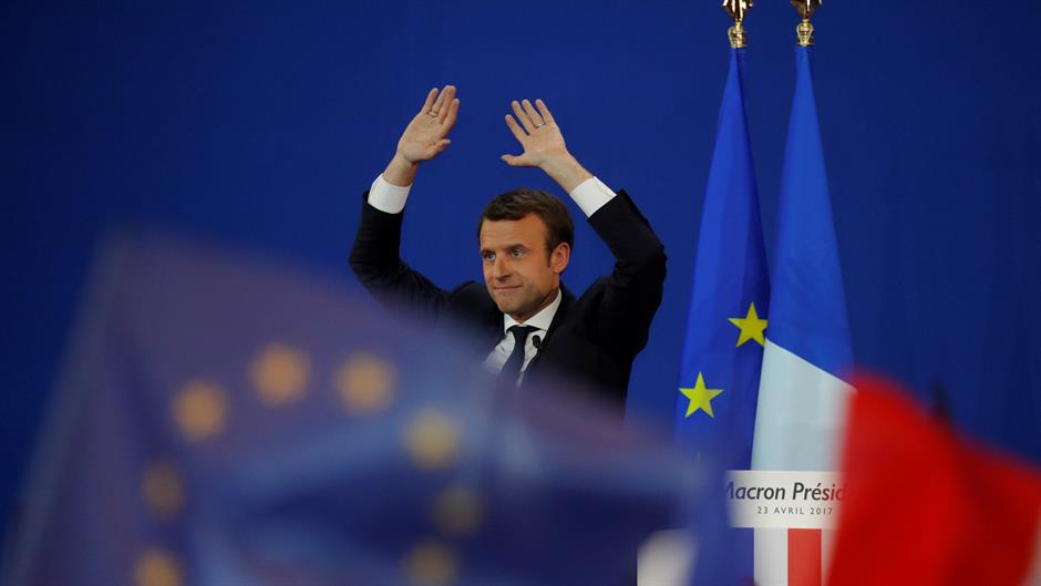 2017-04-23T204251Z_1742402609_RC1674A1F360_RTRMADP_3_FRANCE-ELECTION-MARCON