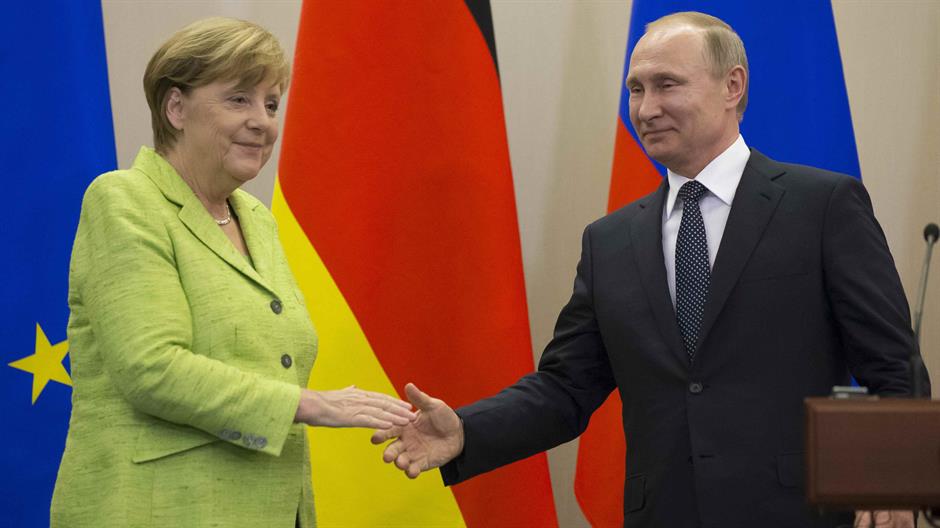 2017-05-02T183006Z_380866179_UP1ED521FE585_RTRMADP_3_RUSSIA-GERMANY