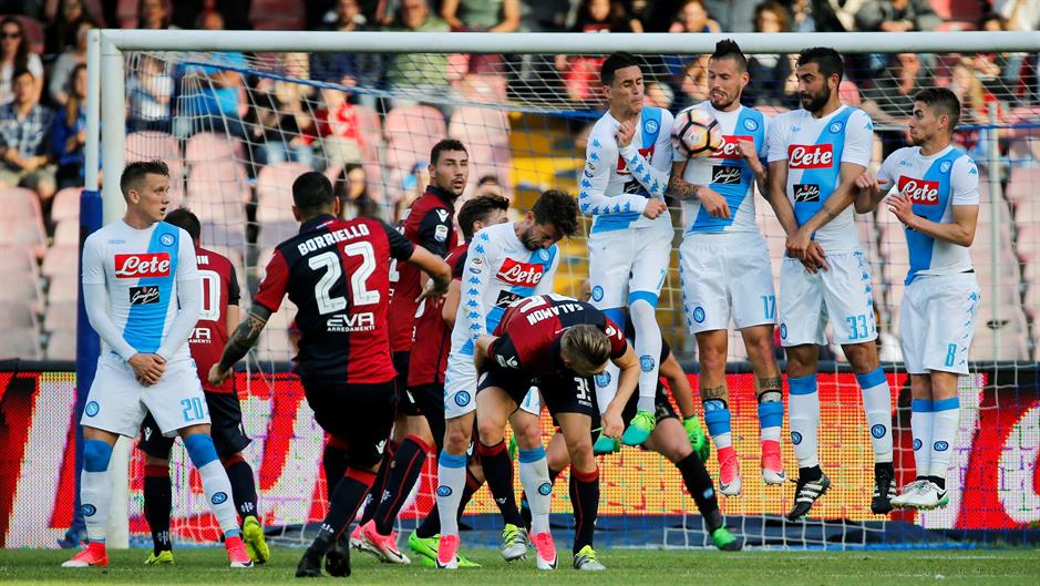 2017-05-06T171552Z_1247629183_RC1A07BEF980_RTRMADP_3_SOCCER-ITALY-NAP-CAG