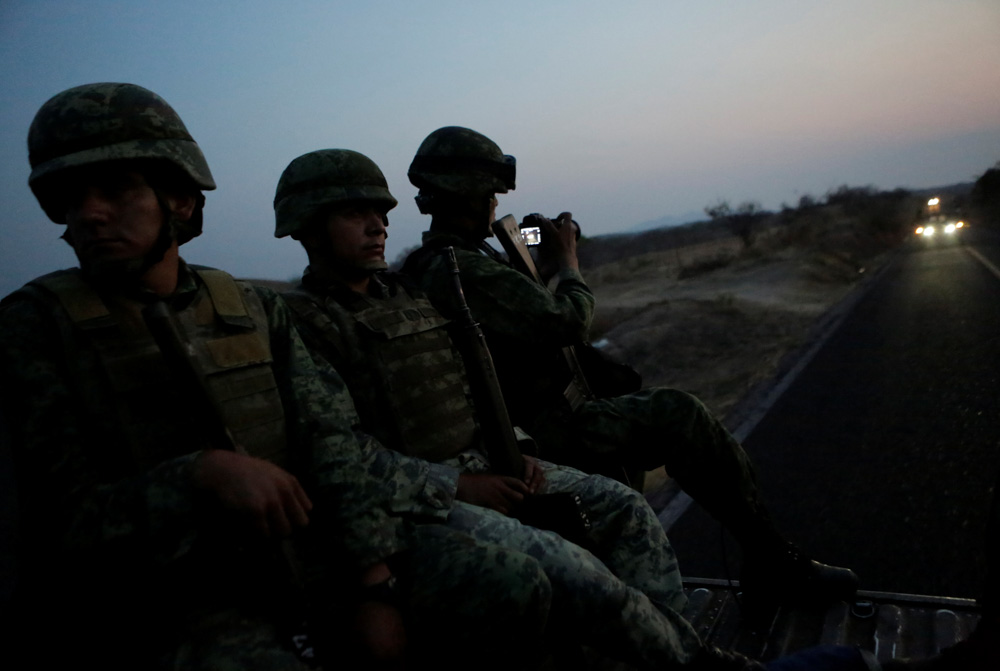 2017-05-08T053550Z_229119807_RC1592E4F9A0_RTRMADP_3_USA-MEXICO-HEROIN