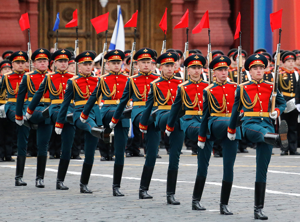 2017-05-09T073904Z_1084075741_RC14E14C3A90_RTRMADP_3_WWII-ANNIVERSARY-RUSSIA-PARADE