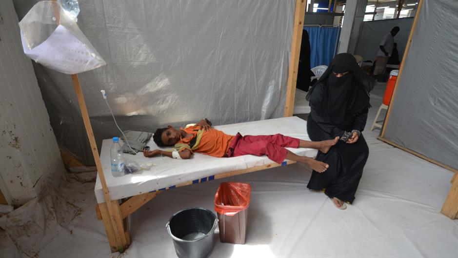 2017-05-14T134652Z_2127018520_RC1D478E5050_RTRMADP_3_YEMEN-SECURITY-CHOLERA