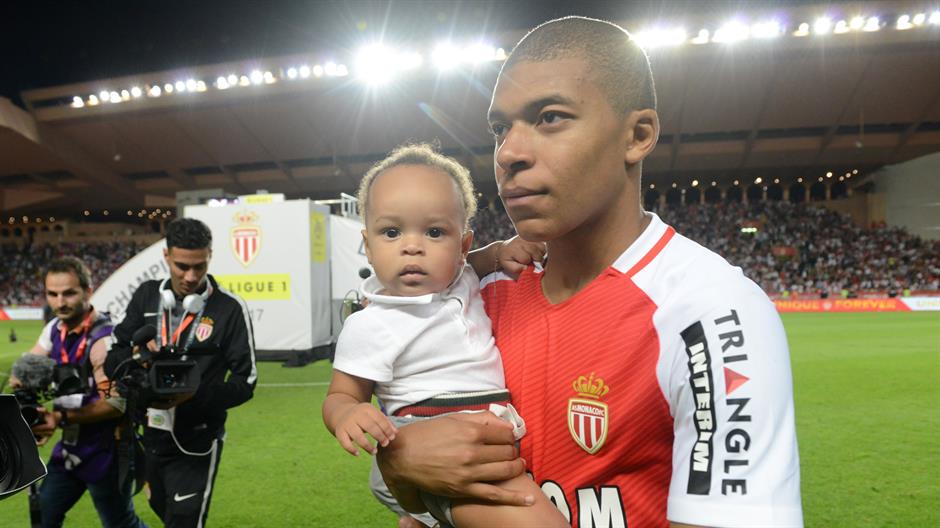 2017-05-17T220459Z_416525770_RC13B92A0F60_RTRMADP_3_SOCCER-FRANCE-AMO-STE