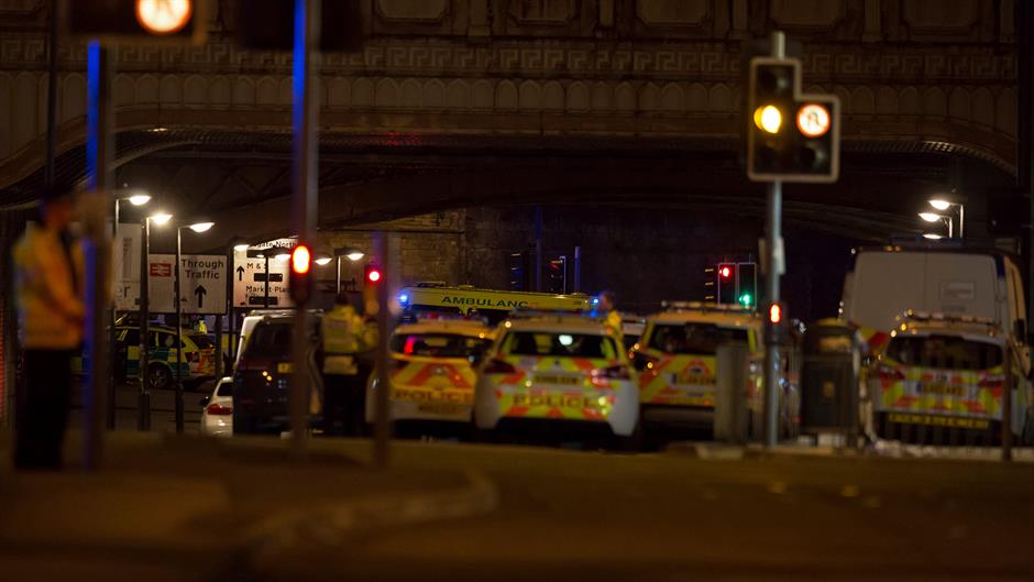 2017-05-23T002750Z_541365348_RC1433DB3050_RTRMADP_3_BRITAIN-SECURITY-MANCHESTER