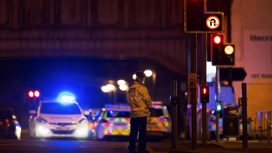 2017-05-23T041219Z_411861444_RC1A70DA32F0_RTRMADP_3_BRITAIN-SECURITY-MANCHESTER
