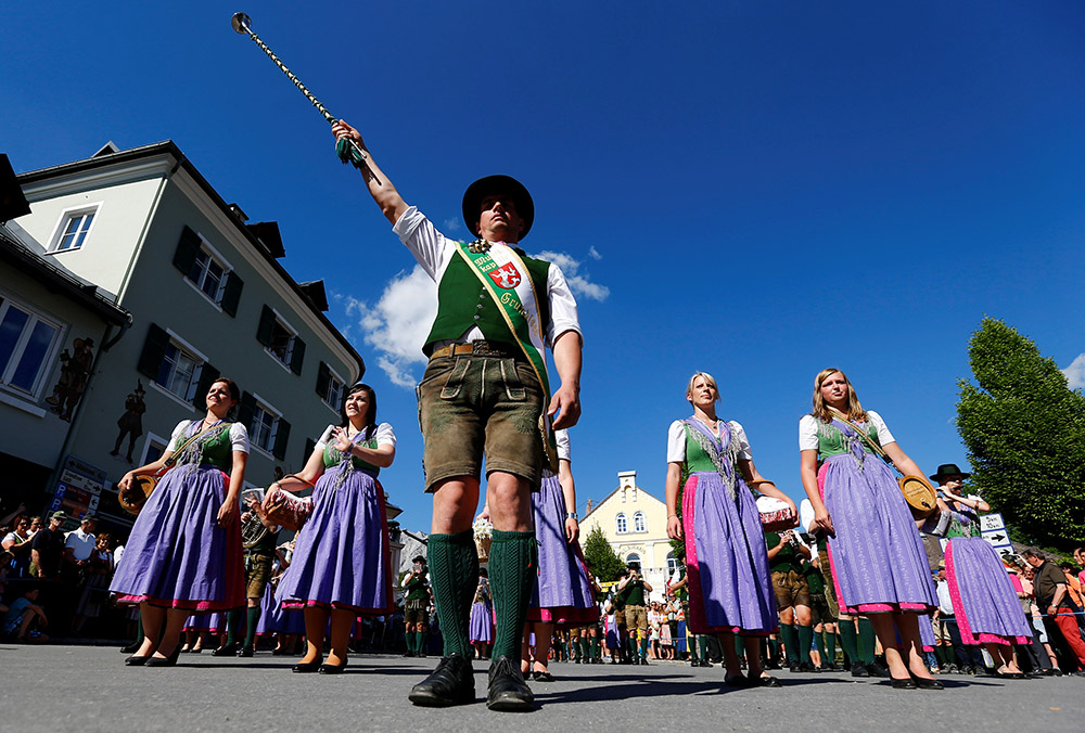 2017-05-27T174338Z_1444292848_RC13068E5740_RTRMADP_3_AUSTRIA-ODDLY