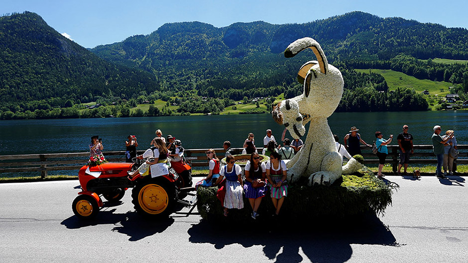 2017-05-28T155117Z_909668363_RC162C05FF80_RTRMADP_3_AUSTRIA-ODDLY 11