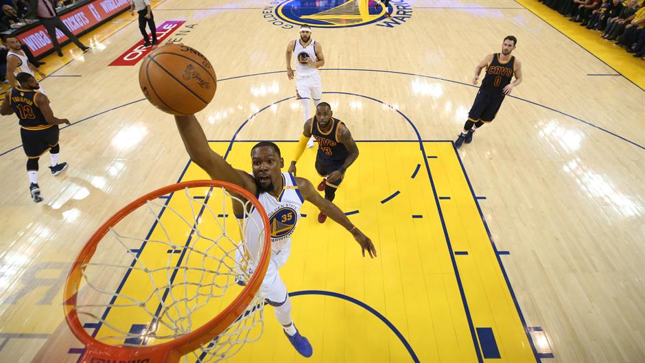 2017-06-02T045203Z_138466840_NOCID_RTRMADP_3_NBA-FINALS-CLEVELAND-CAVALIERS-AT-GOLDEN-STATE-WARRIORS