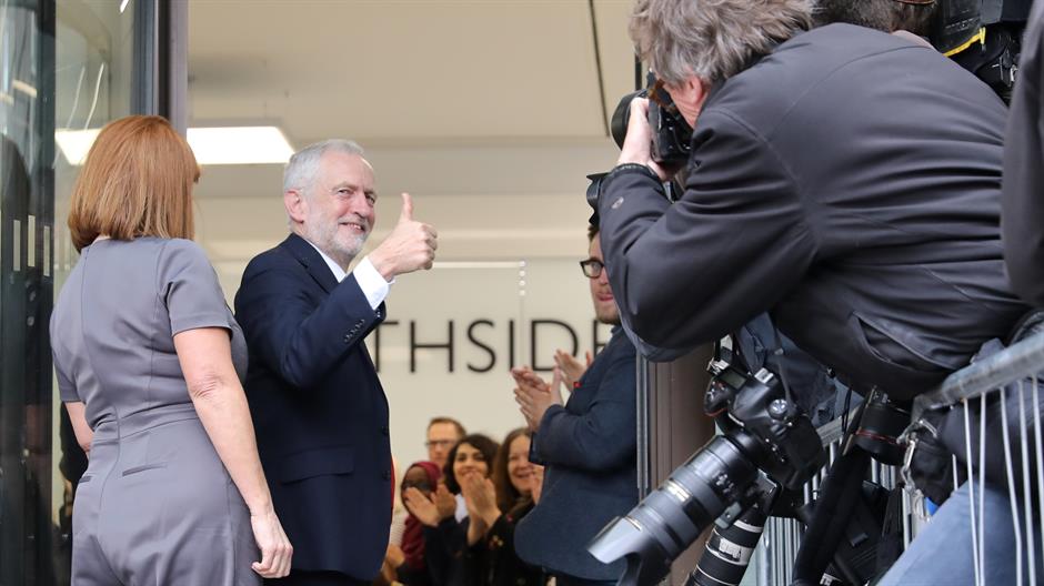 2017-06-09T072817Z_1517056673_RC17F1090AC0_RTRMADP_3_BRITAIN-ELECTION