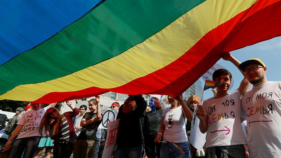 2017-06-18T102145Z_852670745_RC1D09F11510_RTRMADP_3_UKRAINE-LGBT-MARCH