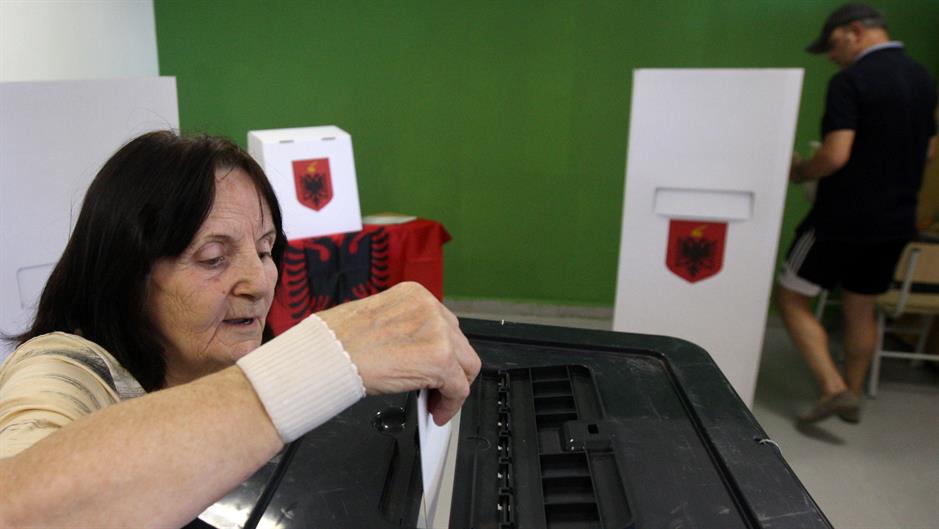 2017-06-25T123747Z_87955079_RC1BF41A6050_RTRMADP_3_ALBANIA-ELECTION