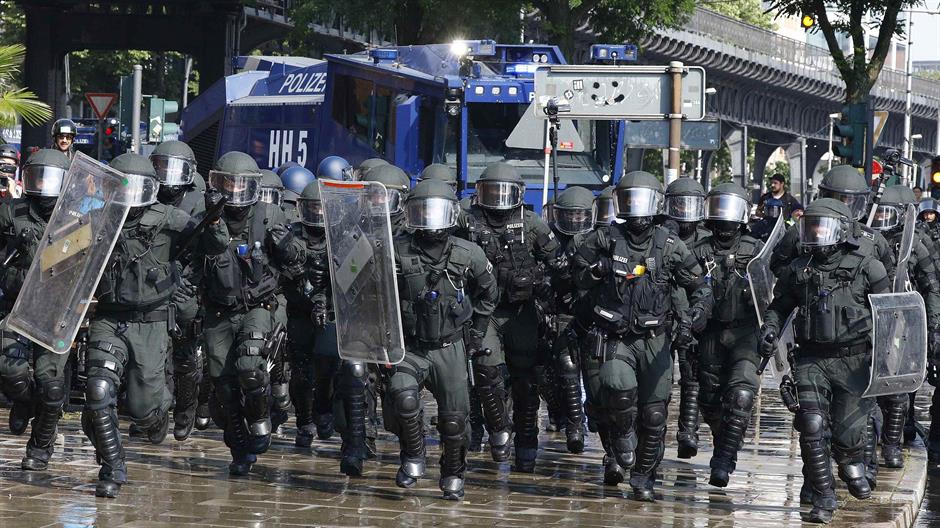 2017-07-07T150111Z_1432582741_UP1ED7715PXR8_RTRMADP_3_G20-GERMANY-PROTEST